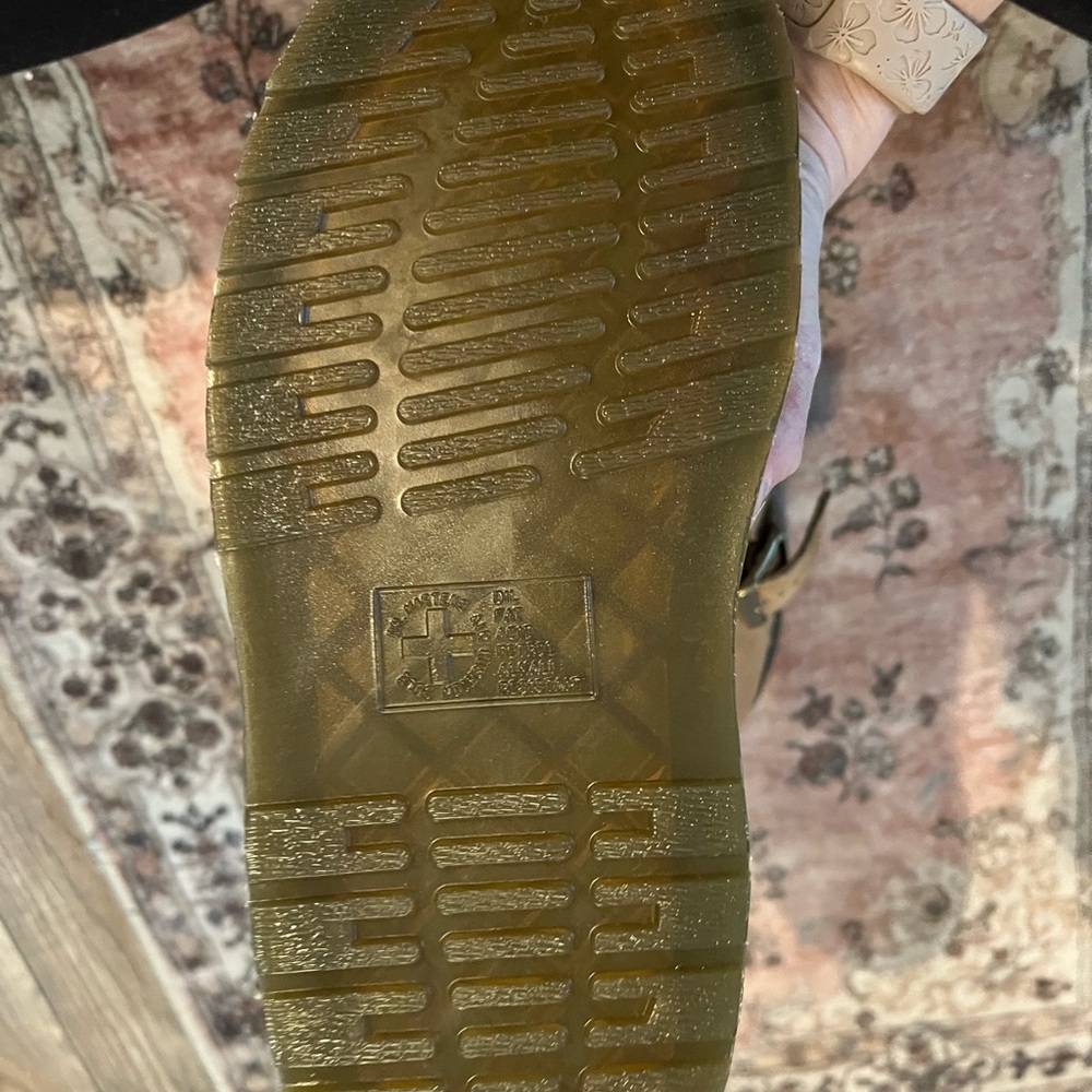Dr Martens - Picture 3 of 4